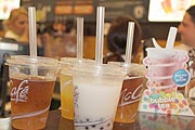diverse Bubble Teas (©Foto: Martin Schmitz)